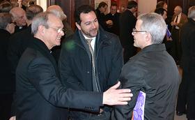 Com els laics poden ajudar els mossens? 7 idees