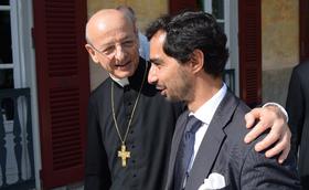 Mons. Ocáriz: «Vale la pena vivir la propia vida entregándola por los demás»