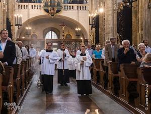 Výroční mše ke cti svatého Josemaríi Escrivá de Balaguer v Praze