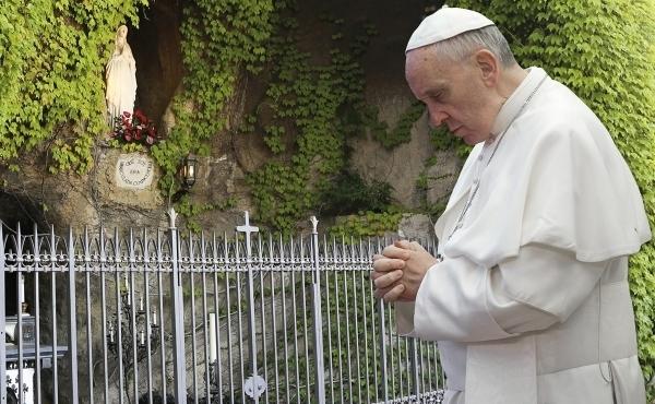 Le Pape François priera le chapelet samedi en mondovision