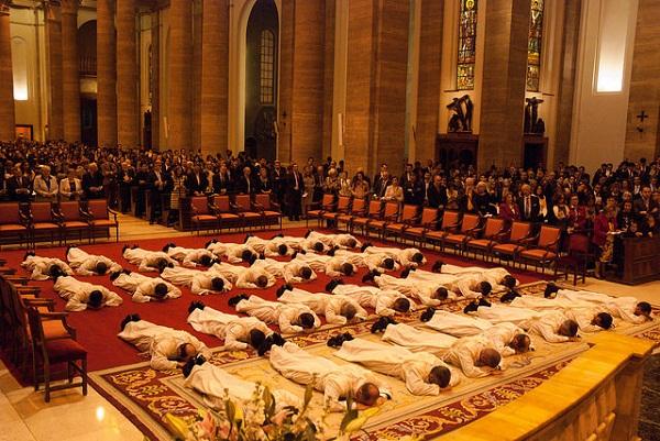 Opus Dei - Рукоположение в прямом эфире