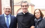 «Hijo mío sacerdote, cuida tus manos…»