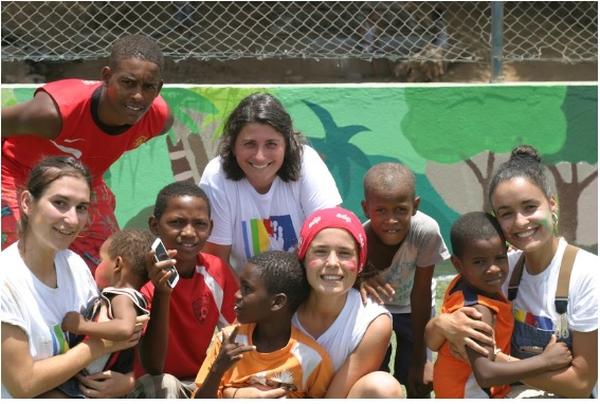 15 dias de 60 universitárias portuguesas em Cabo Verde