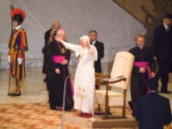 El Papa pide a los jóvenes que comuniquen la felicidad del encuentro con Jesús