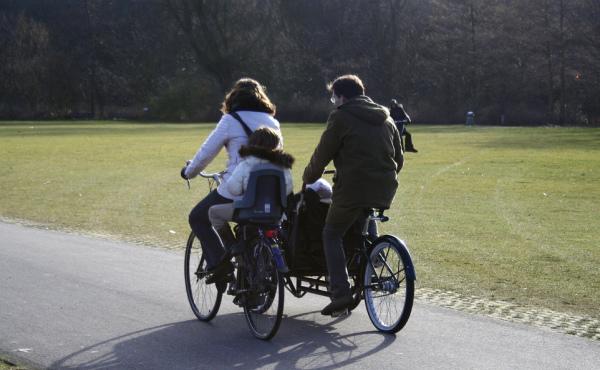 Молитва в родинному колі