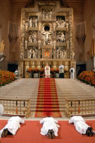 Ordinations au sanctuaire de Torreciudad.