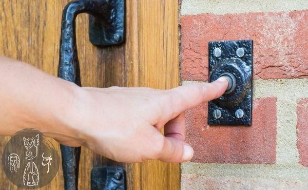Evangelio del jueves: cuando el timbre de Dios no funciona