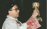 São Josemaria manifestava em muitos pormenores o seu amor por Jesus sacramentado