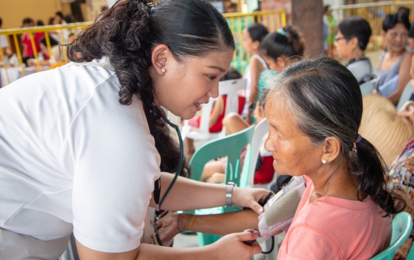 Opus Dei - Pakikipagkapwa: «Cualquiera puede ayudar»