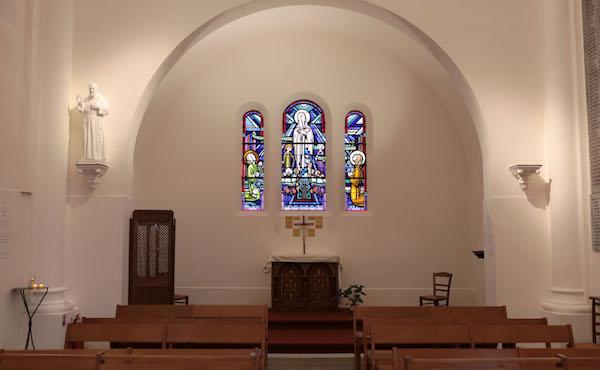 Installation d’une statue de Saint Josémaria en l’église Saint Urbain