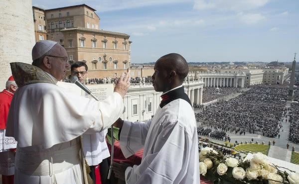 Opus Dei - Papino obraćanje prije molitve Angelusa na blagdan Presvetog Trojstva