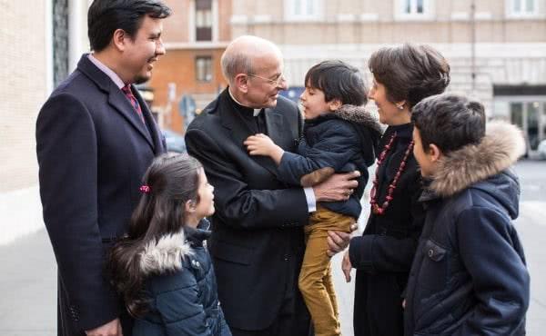 «Ante el 90 aniversario, decimos a Dios: gracias, perdón, ayúdame más»