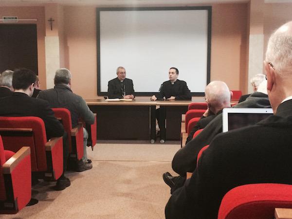 “Non ci si improvvisa confessori”