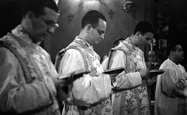 Opus Dei - Libros sobre don José Mª Hernández Garnica
