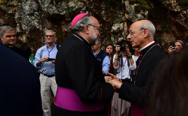 «Sed todos bienvenidos a la casa que María tiene en Covadonga»
