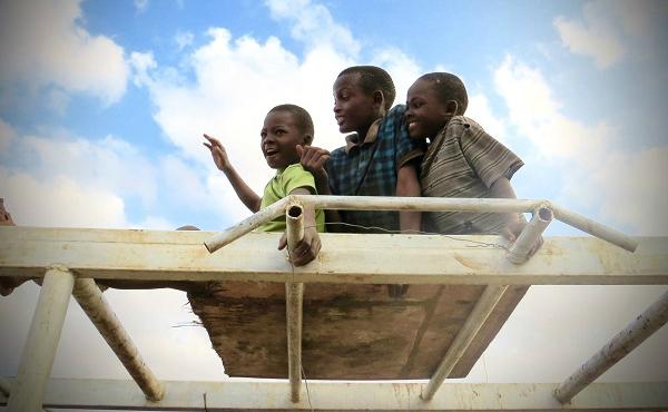 Junto à maior favela da África