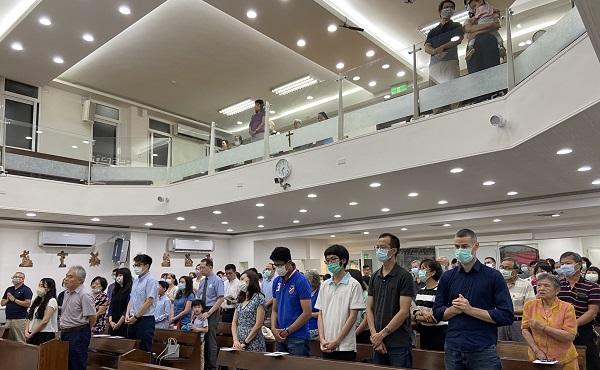 在台湾有很多地方都对圣施礼华有敬礼