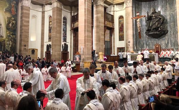 4 maggio 2019, 34 nuovi sacerdoti