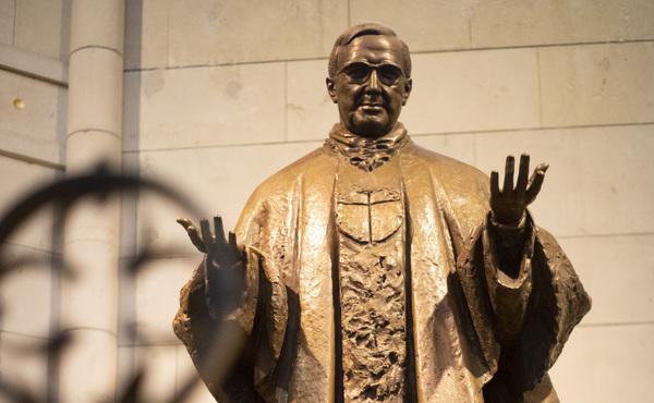San Josemaría y la Virgen de la Almudena