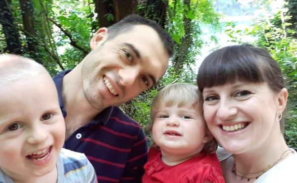 Vivere la gioia dell’amore in famiglia (I): Lavorare fuori città