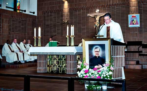 Den helige Josemarías mässa i domkyrkan