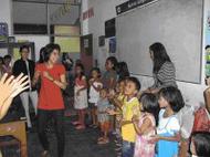 Ber-Aksi Natal di Dinoyo