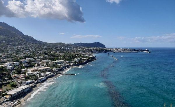 Benedizione di un quadro di san Josemaria a Ischia