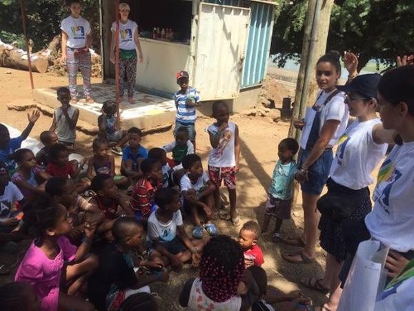 60 universitárias realizam voluntariado em Cabo Verde 