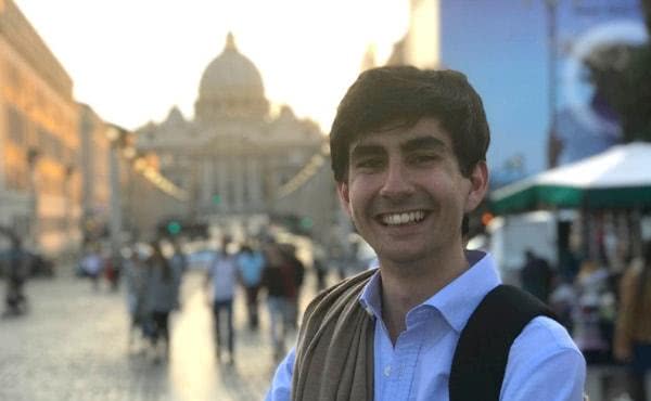 "Se um jovem é capaz de seguir um instagramer ou um youtuber, por que não será capaz de seguir Cristo? "