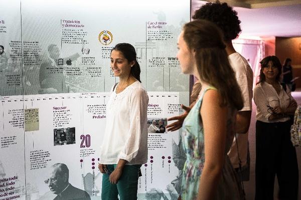 Visita virtual a la exposición “Un santo en datos”
