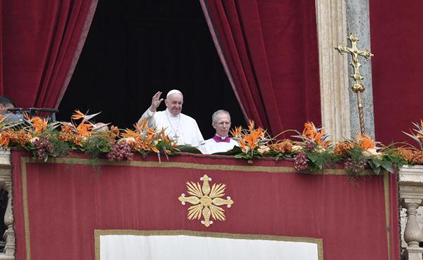 Papa Francesc: «El Senyor faci de nosaltres constructors de ponts, no de murs»