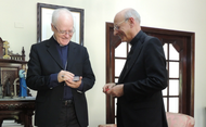 Com padres diocesanos