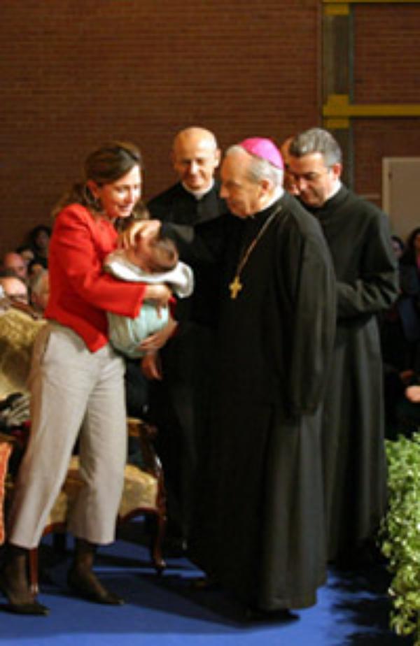 El prelado del Opus Dei viaja a Bari