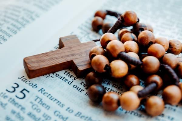 10 cytatów o różańcu z pism św. Josemarii Escrivy