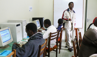 Agustin dando clases en una de las sedes del 'Eastlands Centre'