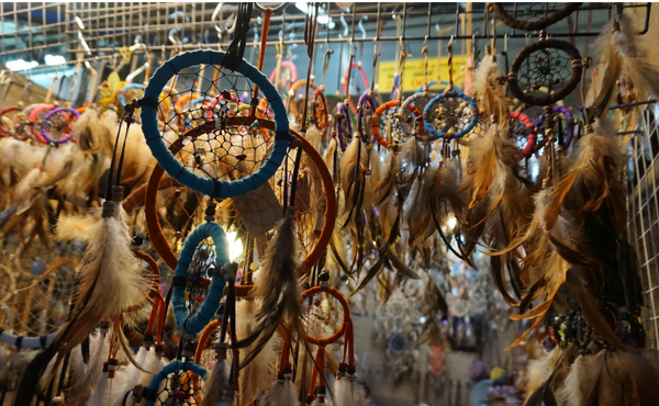 Sonhai e ficareis aquém