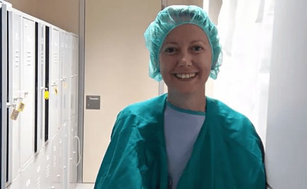 El canto a la vida de María Requena, enfermera especialista en cuidados paliativos