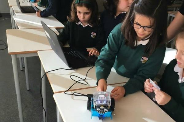 É possível aprender robótica com 8 anos?