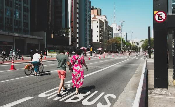 Me ayuda en viajes y desplazamientos