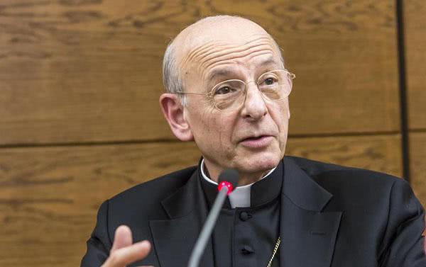 Entrevista completa: «La santidad es el camino para ser feliz»