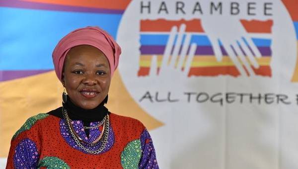 Ozó Ibeziako lanzó el programa “Art of Living”, para ayudar a chicas del barrio de Alexandra