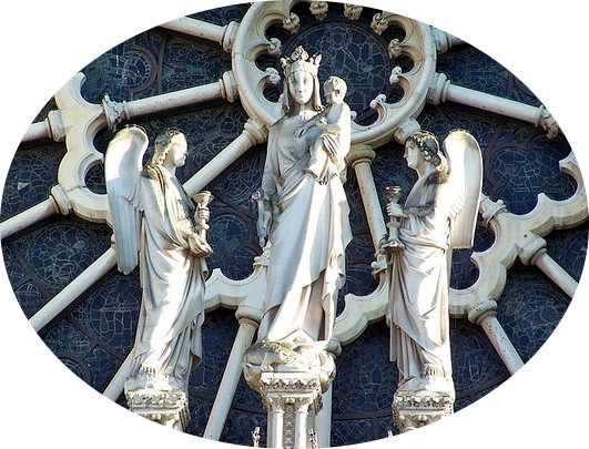 Statue de Notre Dame, façade de la cathédrale de Paris (XIIIe siècle).