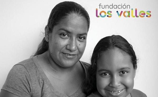 En Cali, llamadas de teléfono para mantener la esperanza