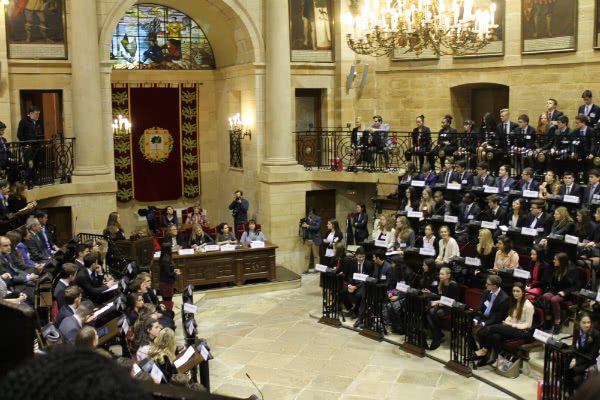“No importa que veamos en las noticias que el mundo está muy dividido, porque cuando estamos en MUN, vemos que, aunque seamos diferentes podemos llegar a un acuerdo y todos luchamos por un mundo mejor”, comenta Cristina Conell