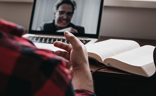 La grabación de la videoconferencia salió mal