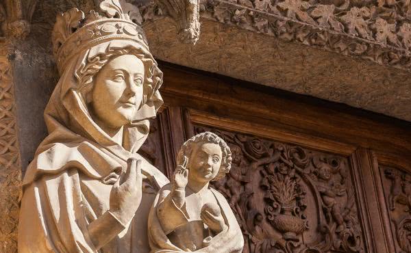 "Chamar-me-ão bem-aventurada": Santa Maria, no ano litúrgico