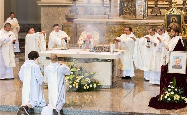 Kvietimas dalyvauti Šv. Mišiose Opus Dei steigėjo šventės proga