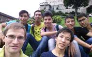 Jóvenes refugiados se preparan para recibir el bautismo en Salzburgo