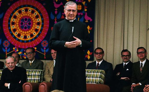 “A San Josemaría lo tengo clavado aquí: en la memoria y en el corazón”