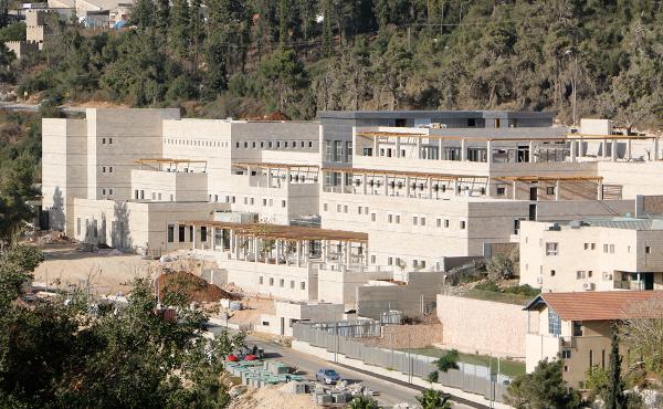 Saxum Saxum: un centro de visitantes y un centro de actividades - Opus Dei